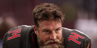 Fitzpatrick, Bucs stun Saints 48-40