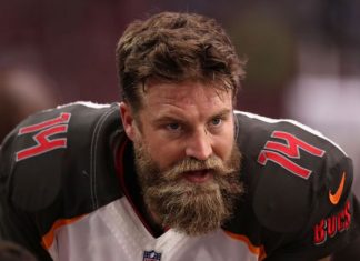 Fitzpatrick, Bucs stun Saints 48-40