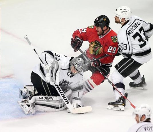 LOS ANGELES vs CHICAGO NHL Odds, Pick & Preview