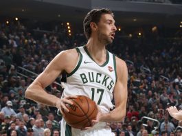 Bucks C Gasol undergoes foot surgery
