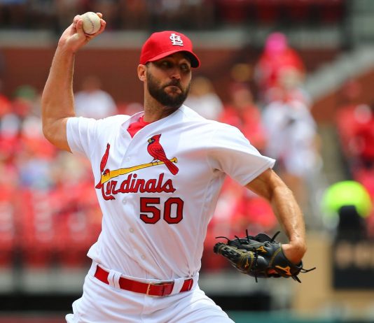 Wainwright overcomes 1st-pitch HR, leads Cards over Pirates