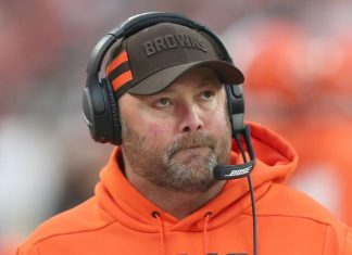 Browns coach Kitchens dismisses criticism by ex-assistant Freddie Kitchens