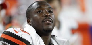 Browns lean on bond to support Smith after girlfriend killed