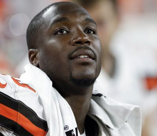 Browns lean on bond to support Smith after girlfriend killed