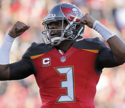 Bucs use goal-line stand to beat Panthers 20-14