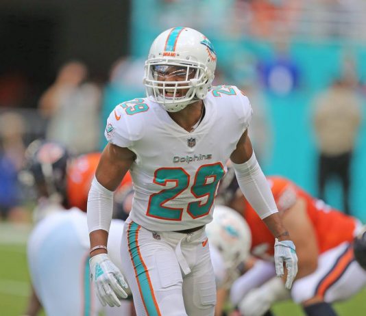 Dolphins DB Fitzpatrick requests trade but will play Sunday