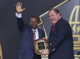 Colts’ PR staff wins football writers’ Pete Rozelle award