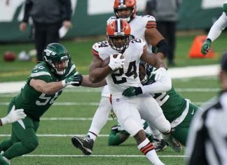 Browns fumble away first shot at playoffs amid wild weekend