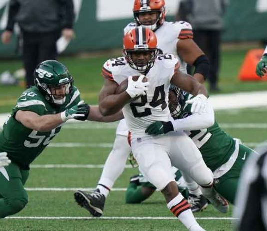 Browns fumble away first shot at playoffs amid wild weekend