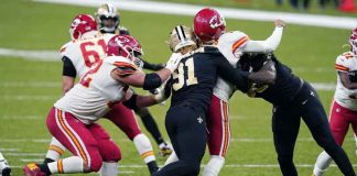 Saints sack leader Hendrickson, Vikings linebacker Davis out