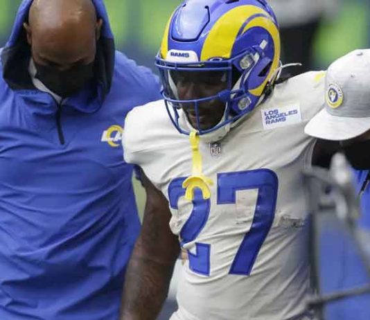 Struggling offense puts LA Rams on brink of missing playoffs