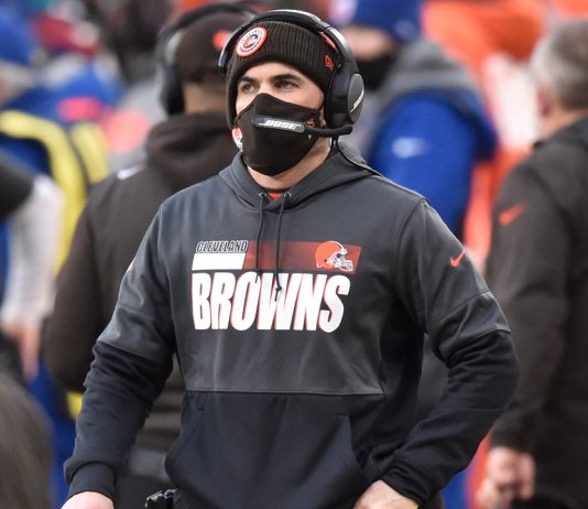 Stefanski out of basement, back with Browns after COVID-19